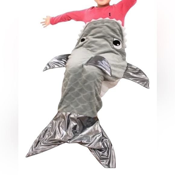 Kids Shark Blanket Sleeping Bag Jay Franco Gray White Teeth Fins - Picture 1 of 10